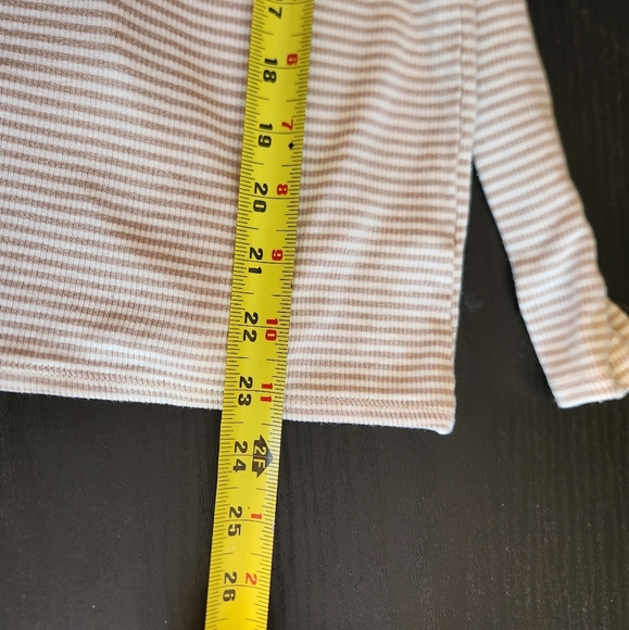 1.4.3 Story Beige Stripe Ribbed Long Sleeve Lagenlook Cut-Out Casual Minimalist - Picture 9 of 10